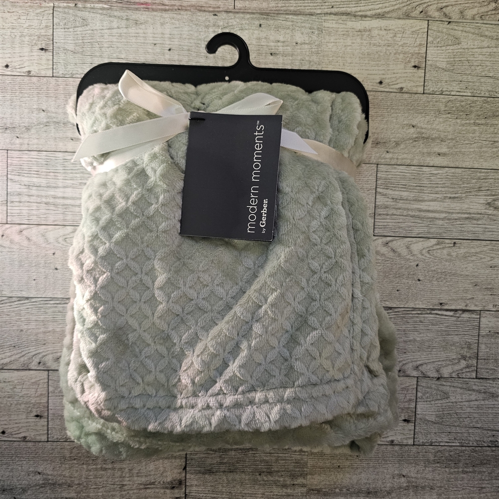 Modern Moments By Gerber Plush Infant Blanket Sage Green 30x40